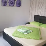 Fara Nume
